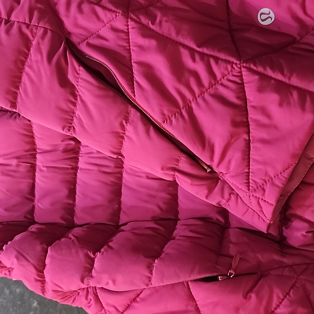 Lululemon Fluffed Up Down Puffer Jacket In Berry Rumble / Rumble Bordeux Drama - Picture 10 of 11